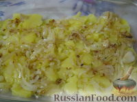 Фото приготовления рецепта: Запеканка из картофеля с рыбой - шаг №9