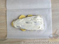 Фото приготовления рецепта: Пангасиус, запечённый с картофелем и помидором (в пергаменте) - шаг №9