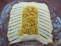Фото приготовления рецепта: Закрытый дрожжевой пирог с капустой - шаг №22