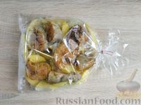 Фото приготовления рецепта: Рыба, запечённая с картошкой, в пакете - шаг №10