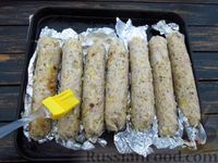 Фото приготовления рецепта: Колбаски из мясного фарша с картошкой, запечённые в фольге - шаг №17