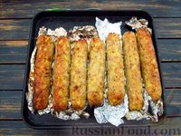 Фото приготовления рецепта: Колбаски из мясного фарша с картошкой, запечённые в фольге - шаг №18