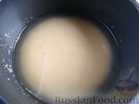 Фото приготовления рецепта: "Жареная" манная каша с луком и шкварками - шаг №6