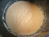 Фото приготовления рецепта: "Жареная" манная каша с луком и шкварками - шаг №7