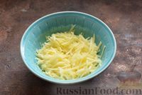 Фото приготовления рецепта: Запеканка из кабачков, картофеля и капусты с ветчиной - шаг №3