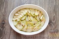 Фото приготовления рецепта: Пряная шарлотка с яблоками и семечками подсолнечника - шаг №3