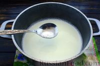 Фото приготовления рецепта: Жидкая пшеничная каша на молоке - шаг №5