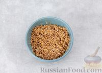 Фото приготовления рецепта: Пшеничная каша "Артек" с морковью и луком - шаг №3