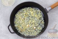 Фото приготовления рецепта: Пшеничная каша "Артек" с морковью и луком - шаг №4