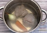 Фото приготовления рецепта: Щи с квашеной капустой, на говяжьем бульоне - шаг №4