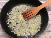 Фото приготовления рецепта: Щи с квашеной капустой, на говяжьем бульоне - шаг №7