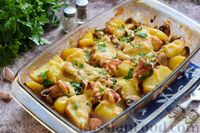 Фото приготовления рецепта: Филе индейки, запечённое с картошкой и шампиньонами, под сыром - шаг №11