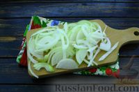 Фото приготовления рецепта: Филе индейки, тушенное с луком в сметане и соевом соусе - шаг №3