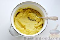 Фото приготовления рецепта: Картофельные "гнёзда" с шампиньонами и сыром - шаг №10