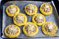 Фото приготовления рецепта: Картофельные "гнёзда" с шампиньонами и сыром - шаг №15