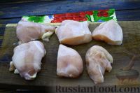Фото приготовления рецепта: Куриная грудка, тушенная в пиве - шаг №2