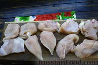 Фото приготовления рецепта: Куриная грудка, тушенная в пиве - шаг №4