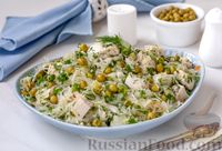 Фото к рецепту: Салат с курицей, квашеной капустой и консервированным зелёным горошком