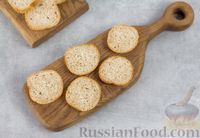 Фото приготовления рецепта: Бутерброды с крабовыми палочками, сливочным сыром и киви - шаг №5