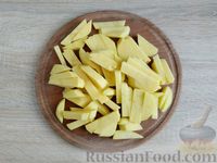 Фото приготовления рецепта: Картошка, жаренная с квашеной капустой - шаг №2