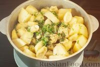 Фото приготовления рецепта: Тушёный картофель с мясом, запечённый с галушками на кефире - шаг №16