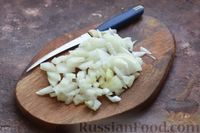 Фото приготовления рецепта: Скумбрия, запечённая с отварным картофелем, грибами и сыром - шаг №4