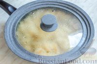 Фото приготовления рецепта: Солянка "Орловская" с квашеной капустой, курицей, оливками и опятами - шаг №7