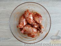 Фото приготовления рецепта: Куриные голени, запечённые в беконе - шаг №8