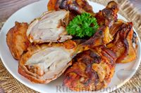 Фото приготовления рецепта: Куриные голени, запечённые в беконе - шаг №13