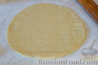 Фото приготовления рецепта: Пирог с квашеной капустой и ветчиной - шаг №17