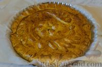 Фото приготовления рецепта: Пирог с квашеной капустой и ветчиной - шаг №25