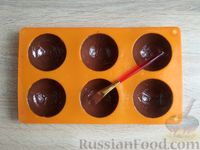 Фото приготовления рецепта: Конфеты из вермишели со сгущёнкой, в шоколаде - шаг №4