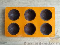 Фото приготовления рецепта: Конфеты из вермишели со сгущёнкой, в шоколаде - шаг №11