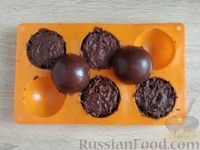 Фото приготовления рецепта: Конфеты из вермишели со сгущёнкой, в шоколаде - шаг №15