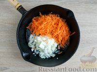 Фото приготовления рецепта: Цветная капуста, тушенная с морковью и луком - шаг №8