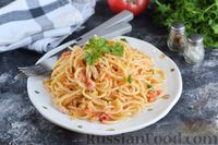 Фото приготовления рецепта: Спагетти с помидорами, луком и яйцом - шаг №11