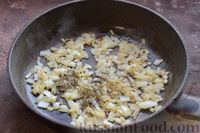 Фото приготовления рецепта: Макароны с тефтелями и сыром, запечённые в томатном соусе - шаг №10
