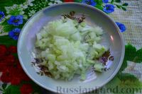 Фото приготовления рецепта: Салат из капусты с колбасой, свёклой и морковью - шаг №8