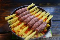 Фото приготовления рецепта: Люля-кебаб "Дедушкины усы" (из говядины), на сковороде - шаг №12