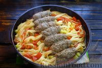 Фото приготовления рецепта: Люля-кебаб "Дедушкины усы" (из говядины), на сковороде - шаг №15