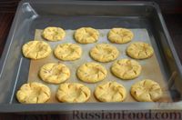 Фото приготовления рецепта: Песочное печенье с фисташками, цедрой и мандариновым кремом - шаг №13