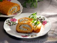 Фото приготовления рецепта: Морковно-сырный рулет с куриным фаршем - шаг №15