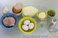 Фото приготовления рецепта: Салат с курицей, ветчиной, капустой и яичными блинчиками - шаг №1