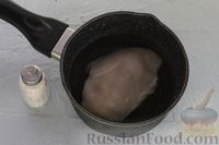 Фото приготовления рецепта: Салат с курицей, ветчиной, капустой и яичными блинчиками - шаг №2