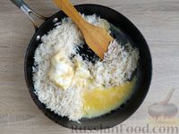 Фото приготовления рецепта: Рис с куриным фаршем и омлетом (на сковороде) - шаг №16