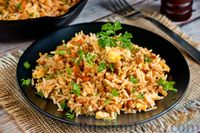 Фото приготовления рецепта: Рис с куриным фаршем и омлетом (на сковороде) - шаг №21