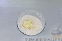 Фото приготовления рецепта: Лимонно-шоколадное песочное печенье - шаг №4