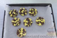 Фото приготовления рецепта: Лимонно-шоколадное песочное печенье - шаг №12
