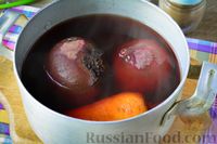 Фото приготовления рецепта: Салат из свёклы и моркови с чесноком и сметаной - шаг №2