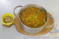 Фото приготовления рецепта: Сырный суп с шампиньонами и вермишелью - шаг №6